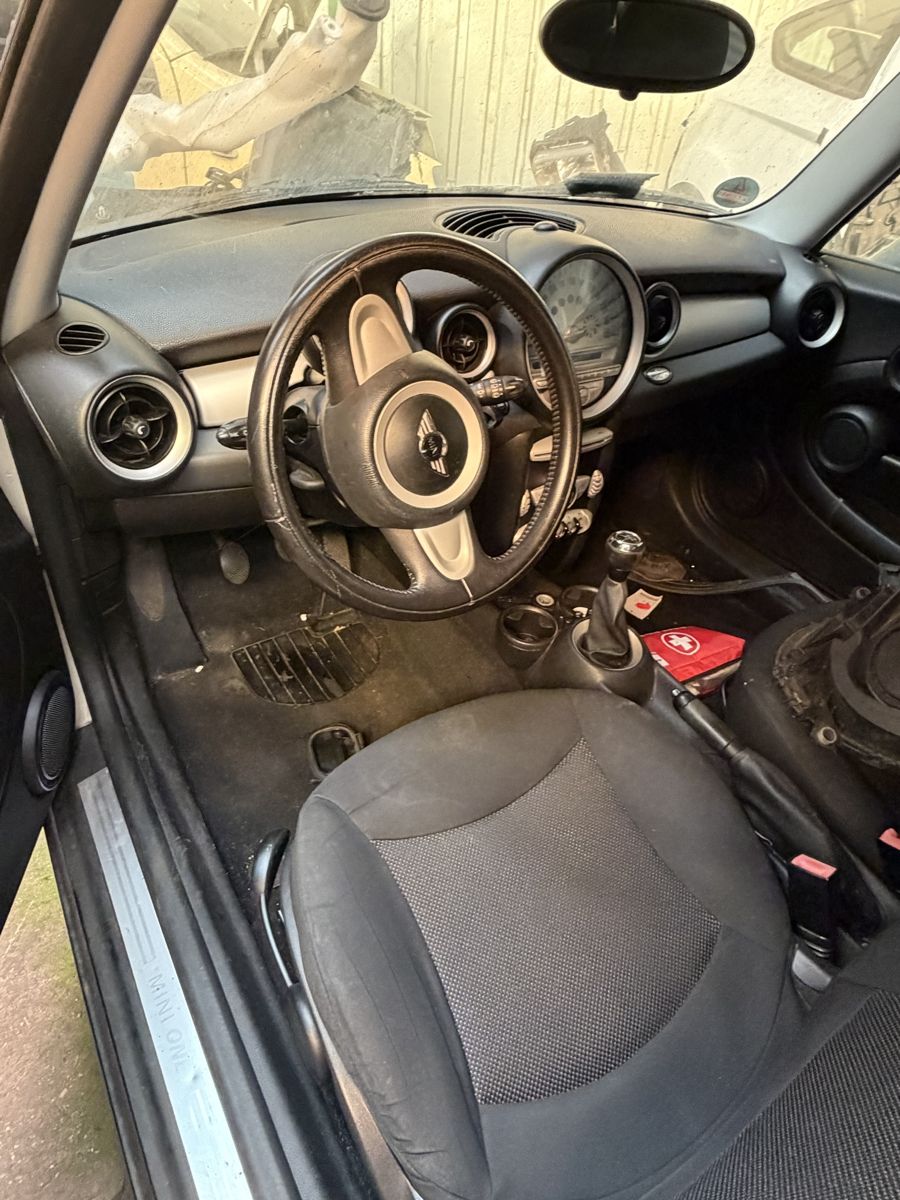 Mini One 2010 mit Unfallschaden – Bild 2